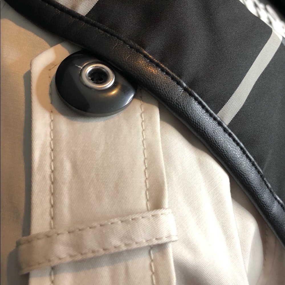 Johnston and Murphy Trench Coat - Picture 4 of 8